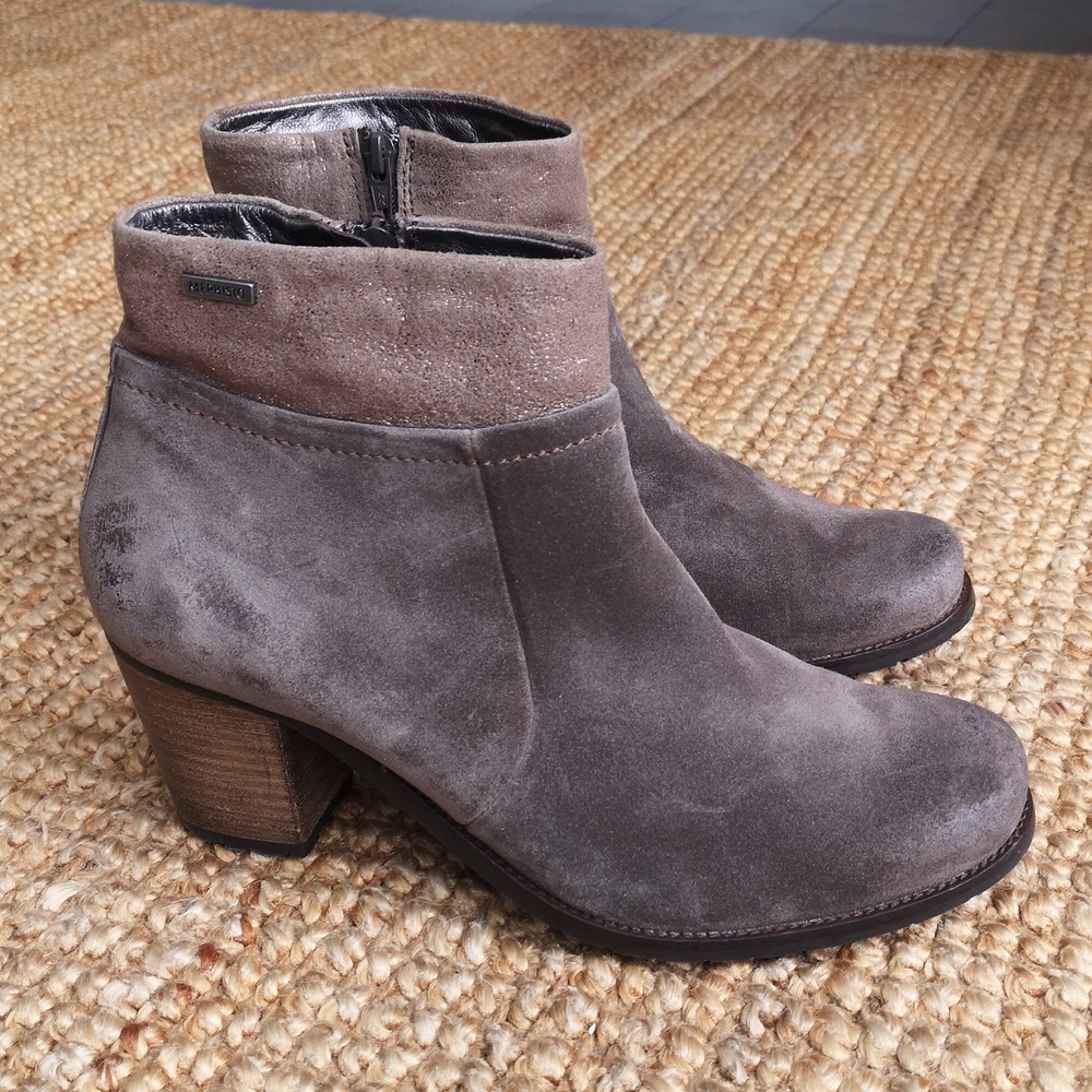 Mephisto suede heeled ankle boots